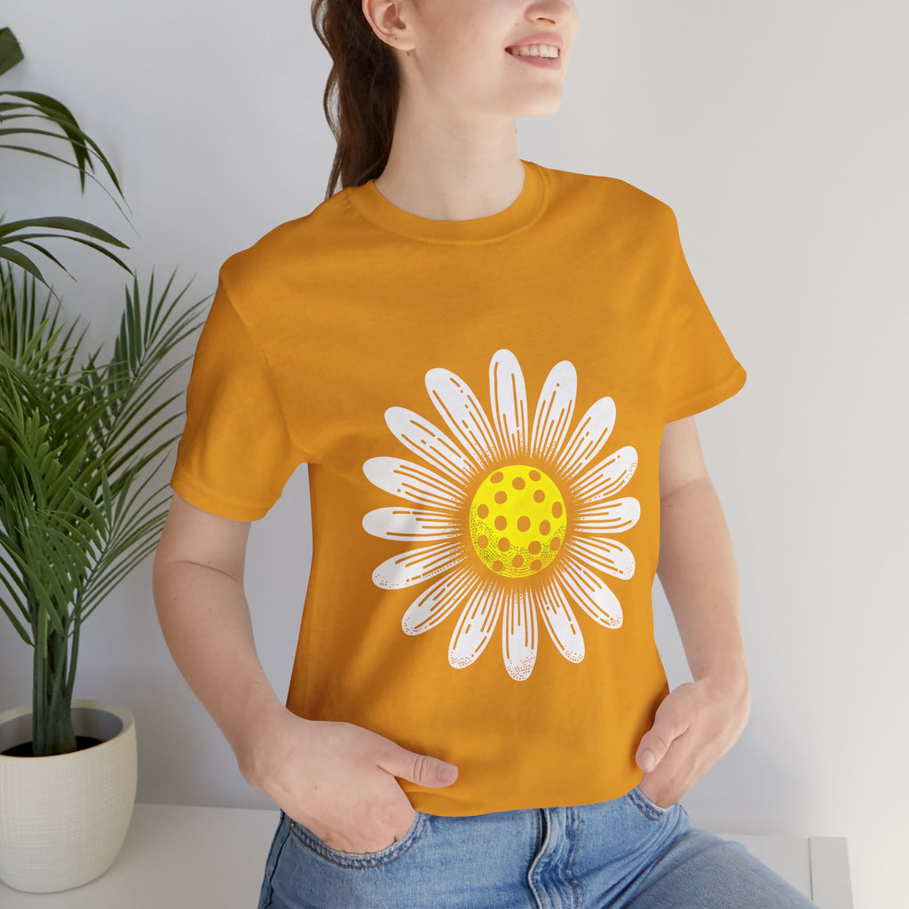 Daisy Graphic Tee — Retro Yellow Center Flower Shirt